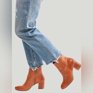 ABLE Celina Ankle Boot Chestnut 7M block heel